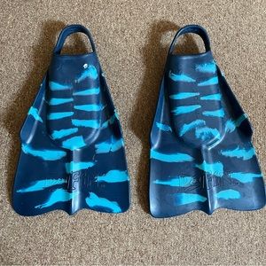 Da fin Hawaii size large fins. BRAND NEW.